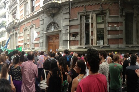 “No es casual que lleguen los despidos luego de la movilización masiva”
