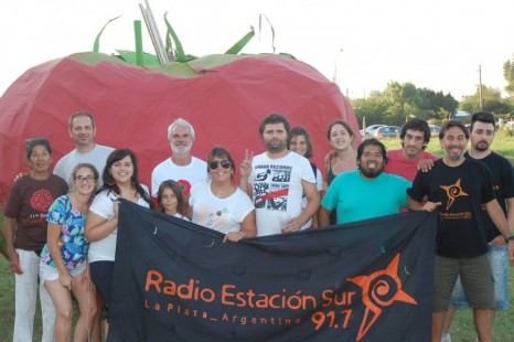 Productores, músicos y artesanos en la 12° Fiesta del Tomate Platense