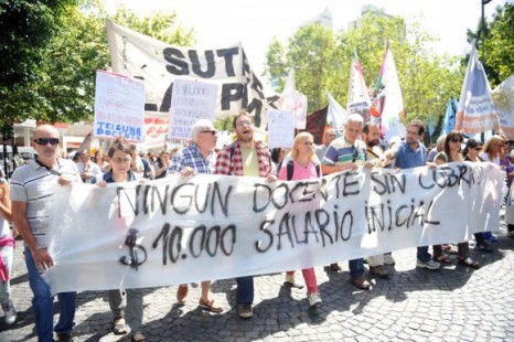 «Si el lunes no empiezan las clases la responsabilidad es del gobierno nacional y provincial»