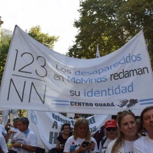 “Muchos familiares de los caídos siguen esperando saber dónde están los restos de sus hijos”