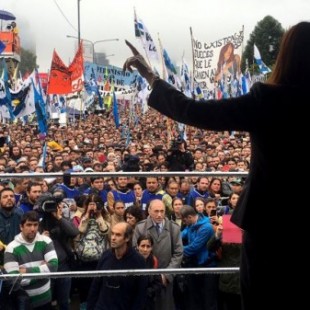 Masivo apoyo a Cristina Fernández de Kirchner