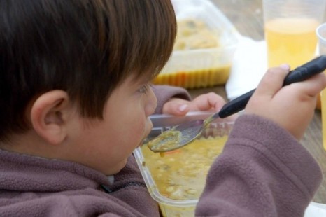 «No se puede comprar la carne y las frutas que nuestros niños necesitan»