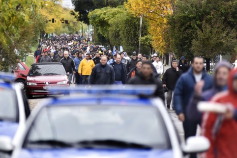 Más de 2000 trabajadores movilizaron por aumento salarial