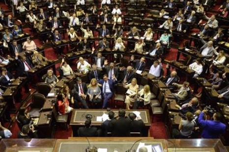 De la comunicación como derecho humano al libre mercado con derechos