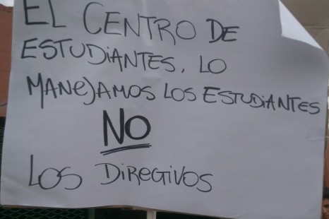 Toma en la Técnica N°2 de Ensenada: “Las elecciones no se pueden dar las veces que ellos quieran”