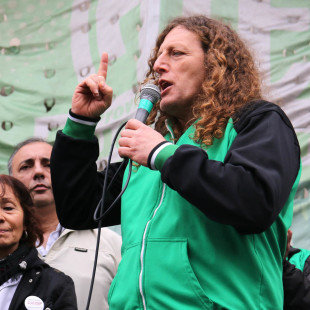 Marcha de estatales en rechazo a la oferta paritaria y pedido de aumento