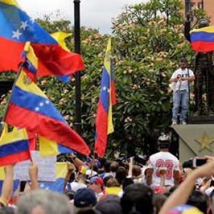 Venezuela: «Todo esto que vemos es una ficción, se tergiversa la realidad»
