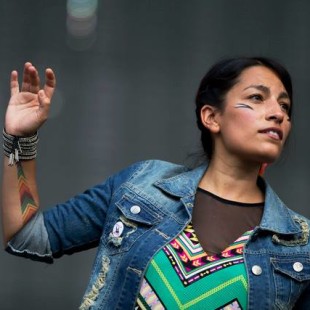 Ana Tijoux llega a La Plata con su hip hop Rojo y Negro