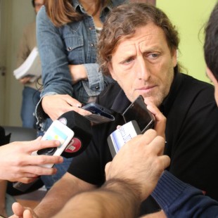 Estatales se reúnen con el gobierno y anuncian paro si no hay acuerdo salarial