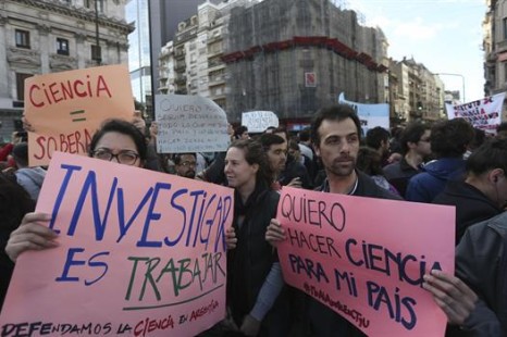 CONICET: «Muchísima gente joven se irá del país»