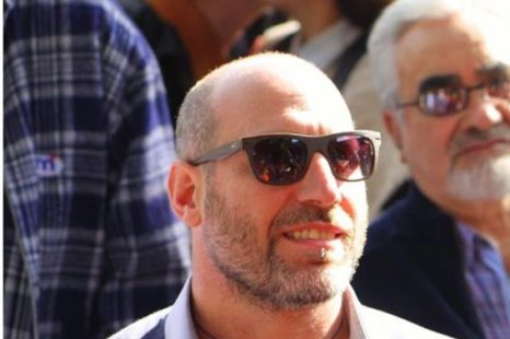 “La ausencia de pensamiento crítico es permitir que otro piense por uno”