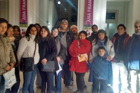 Docentes, padres y alumnos en defensa de la escuela pública