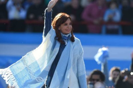 Cristina en el club Atenas:  «Todo esto es un poco el triunfo de la verdad sobre la mentira»