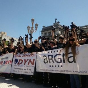 Trabajadores de prensa repudiaron el cierre de la agencia DYN