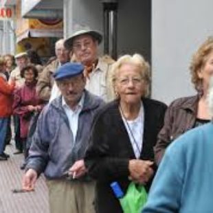 El gobierno busca financiar «la bajar de los aportes patronales con la baja de las jubilaciones»