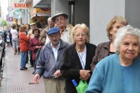 El gobierno busca financiar «la bajar de los aportes patronales con la baja de las jubilaciones»