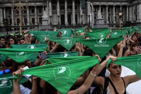 «Se llega a casi 500 mil abortos clandestinos»