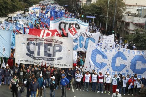 Movimientos sociales marcharon por Paz, Pan, Tierra, Techo y Trabajo