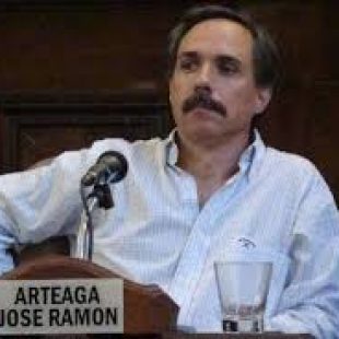 José Arteaga: «Los hipermercados nos están robando»