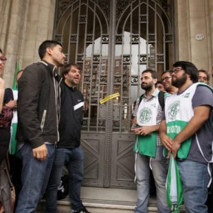 Jorge Harvez: «El Estado dirige su política a sectores ultra minoritarios»