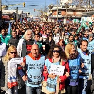 «Lo que les molesta es la unidad de los docentes y las familias»