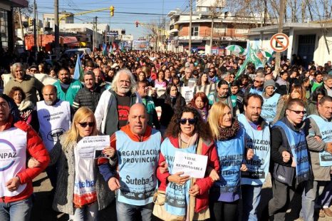 «Lo que les molesta es la unidad de los docentes y las familias»