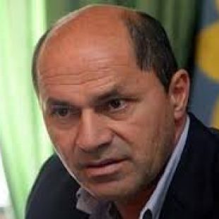 «Ellos se hacen multimillonarios mientras el pueblo se caga de hambre»