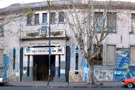 «Cortamos la calle contra la reducción de horas y materias en escuelas técnicas»