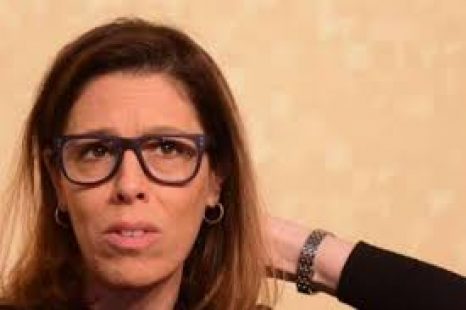 Moreau: «Alonso incumple sus deberes de funcionaria y retarda la justicia»