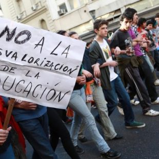 José Kiefel: «Dejan a compañeros sin trabajo y provocan que los cursos se saturen»