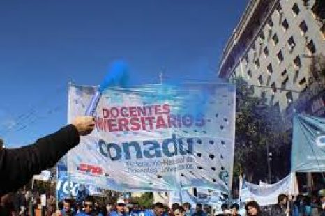 Carlos de Feo: «Los universitarios no nos vamos a salvar si no se salva la Argentina»