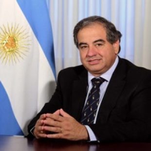 Julio Martínez:  «los Gobernadores deberían aprobar el presupuesto a ojos cerrados»