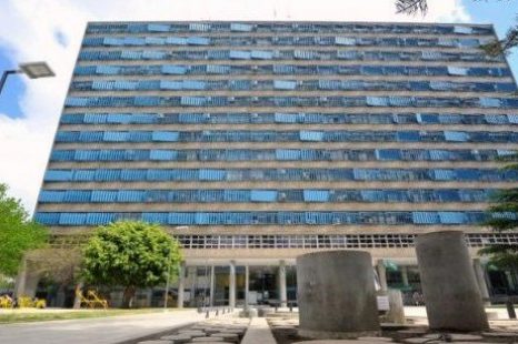 Natalia Giugovaz: «El recorte siempre cae sobre los trabajadores»