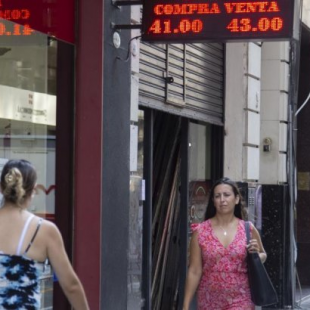 Economía: «El gobierno no puede bajar la tasa porque cada vez que lo hace se dispara el dólar»