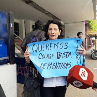 Cuidadoras domiciliarias reclaman en IOMA el pago de sueldos