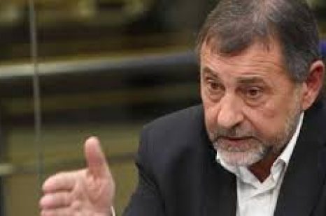 «Cuando los bancos no quieren dar créditos recurren al sistema administrativo»