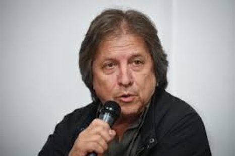 «El movimiento obrero tiene que jugar un rol central»