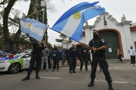 «La represión policial tiene un paraguas legal que los ampara»