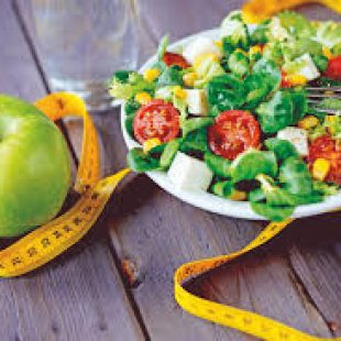«La cultura de la dieta prohíbe y restringe pero no educa»