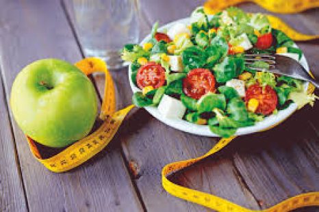 «La cultura de la dieta prohíbe y restringe pero no educa»