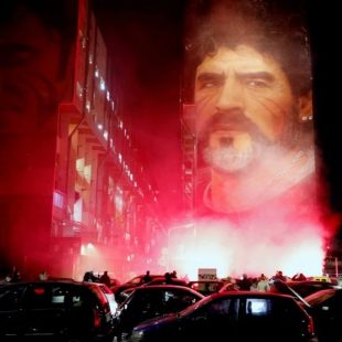 «Los napolitanos lo aman y es su Dios»