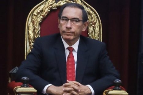 Claves para entender la destitución de Vizcarra en Perú