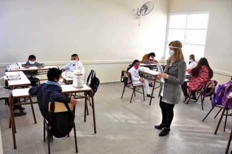 «Algunos dicen que en las escuelas no pasa nada, yo puedo garantizar que pasa de todo»