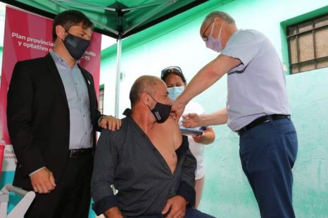 Mario Secco se vacunó contra el Coronavirus