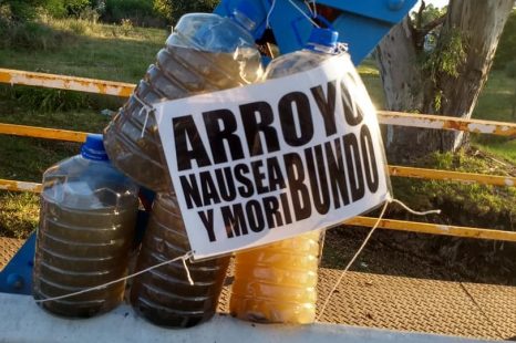 Vecinxs denuncian la contaminación del Arroyo Rodríguez