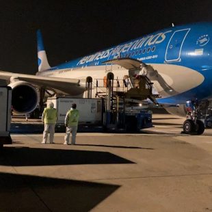 Arribará este martes el décimo vuelo de Aerolíneas con dosis de Sputnik V