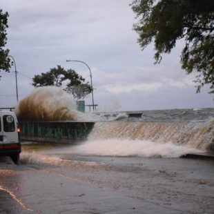 Emiten alerta por la crecida del río de La Plata