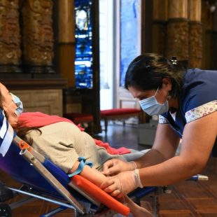 Empleados de la municipalidad de La Plata recuperados de covid donaron plasma