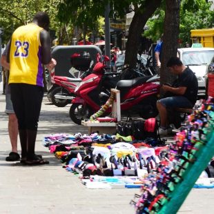 Comerciantes de calle 12 se manifestaron en contra la venta ambulante
