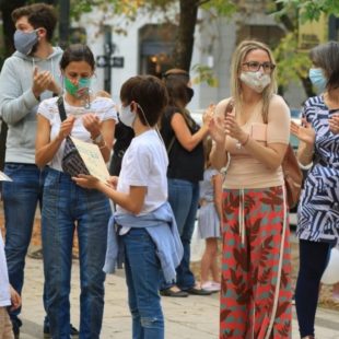 Carolina Píparo participó del ruidazo en contra de la suspensión de clases presenciales